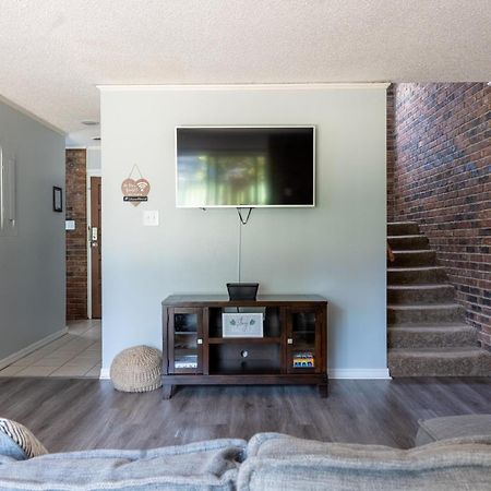 Willow Way: Cozy Retreat Fort Smith Bagian luar foto